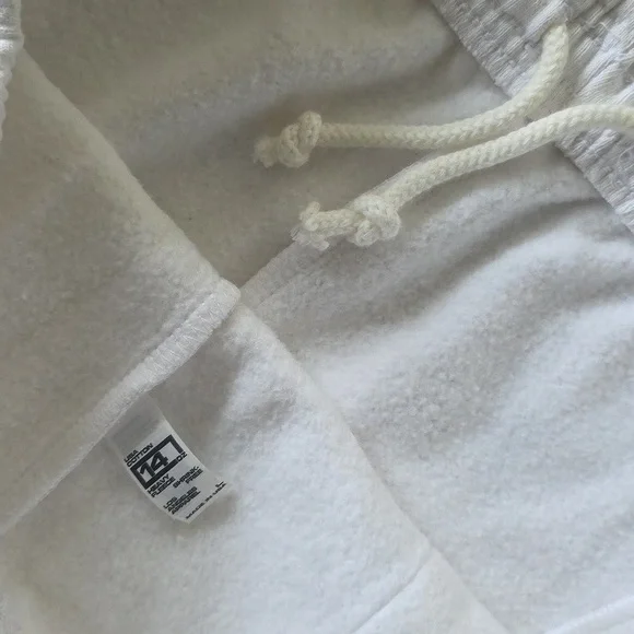 WHITE SHORTS - Picture 6 of 8